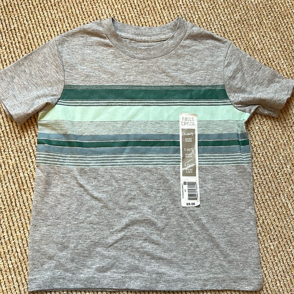 NWT Falls Creek boys grey and green tee shirt size small